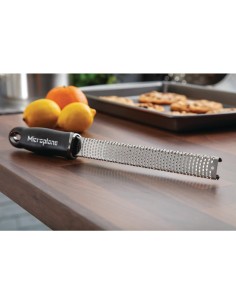 Zesteur et râpe Microplane Premium noir - 35 mm x 325 mm 2