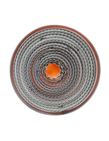 Lot de 11 emporte-pièces ronds cannelés Vogue - 10 cm