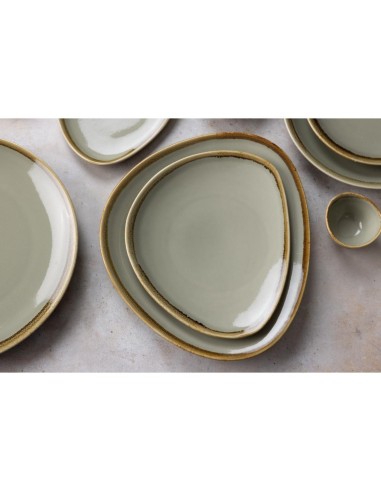 Assiettes triangulaires Olympia Kiln mousse 280mm - lot de 4