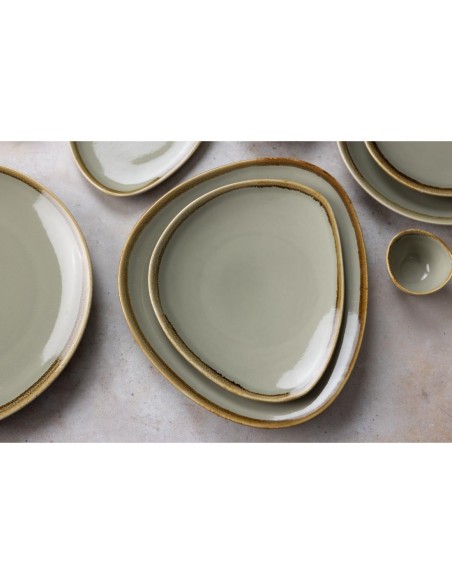 Assiettes triangulaires Olympia Kiln mousse 280mm - lot de 4
