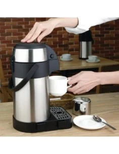 Pichet à pompe en acier inoxydable Olympia 2,5L 2