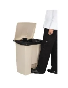 Conteneur à pédale Rubbermaid Step-On beige 68L 2