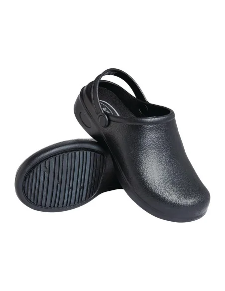 Sabots de cuisine noirs Nisbets Essentials 38/39