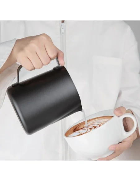 Pichet à lait antiadhésif noir Olympia 900 ml